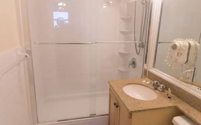778 Studio Apartment Hollywood