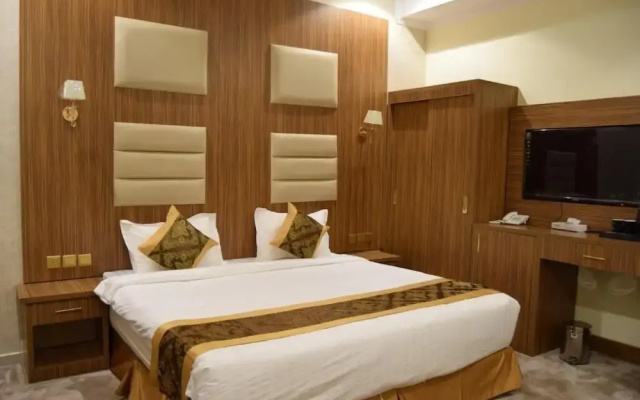 Golden Pearl Hotel