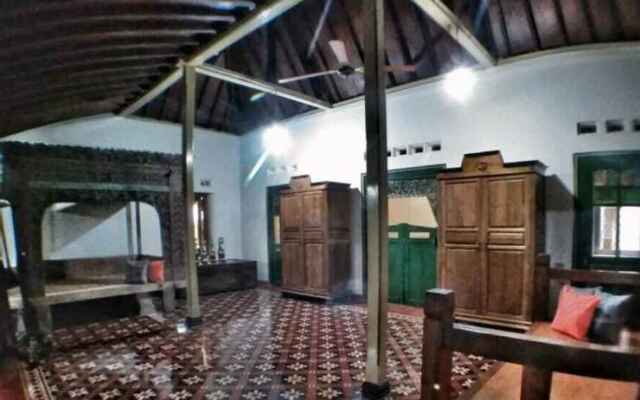 Omah Pitoe Guest House