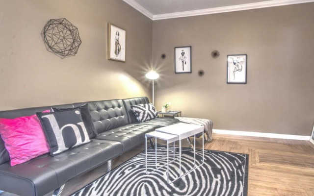 Renovated 2BR Lake View Condo