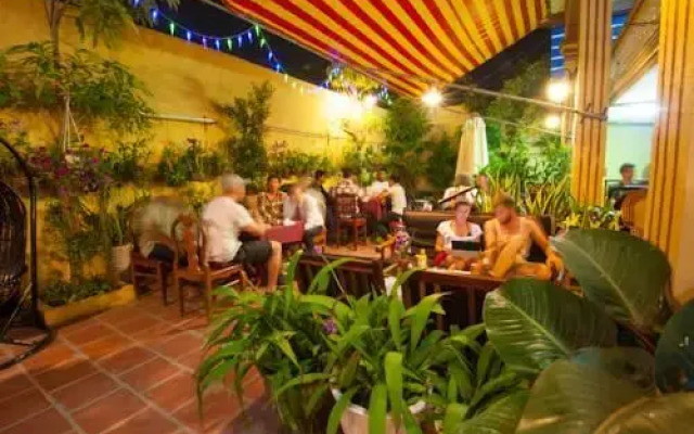 #10 Lakeside Guesthouse