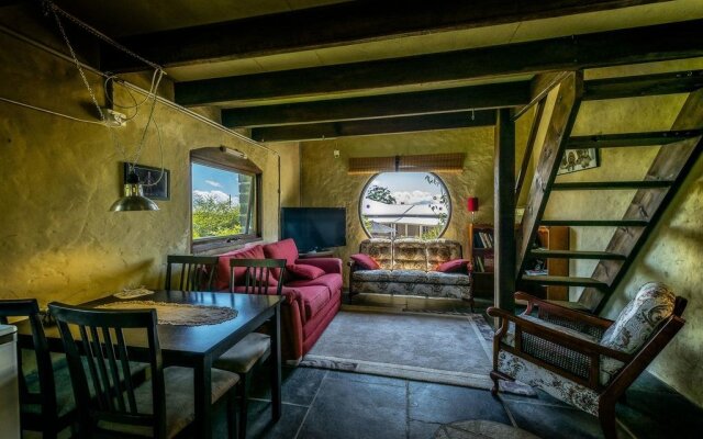 Tyrra Cottage Bed & Breakfast
