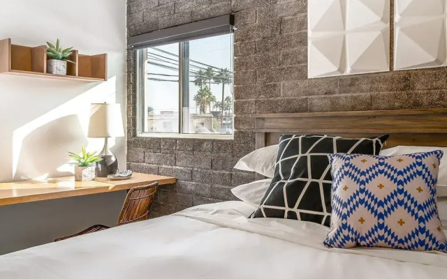 Modern 2BR by Old Town #8 by WanderJaunt