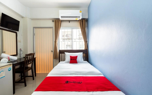 Reddoorz SI - FAH @ Bangsaen Hotel