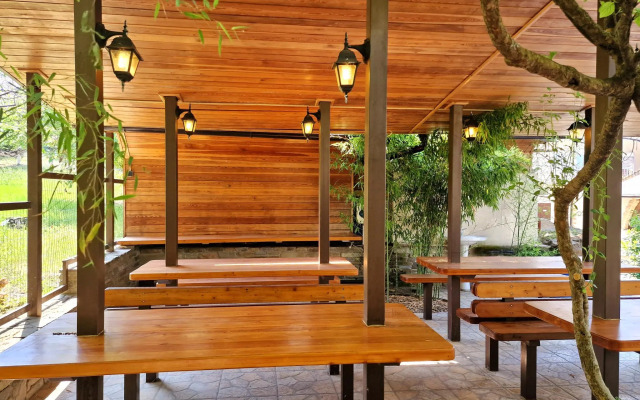Persikovy Zamok Private House