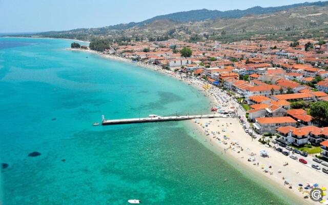 Luxury 2br apartment 50m from beach