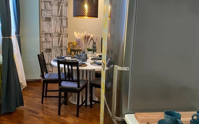 Design Villa With Parking, Navigli Area, Milan