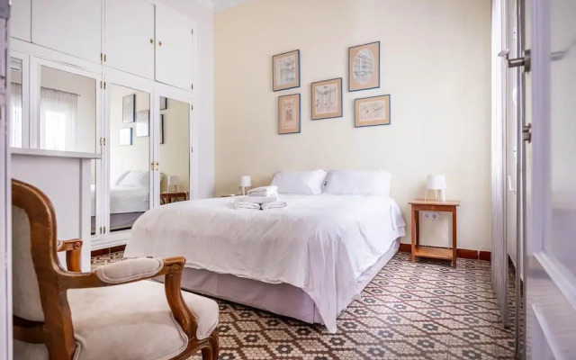 Cheerful 6 Bedroom House in Seville With Terraces