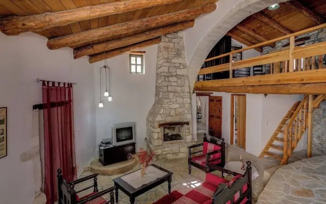 Dream 2 -traditional House With Pool To Share