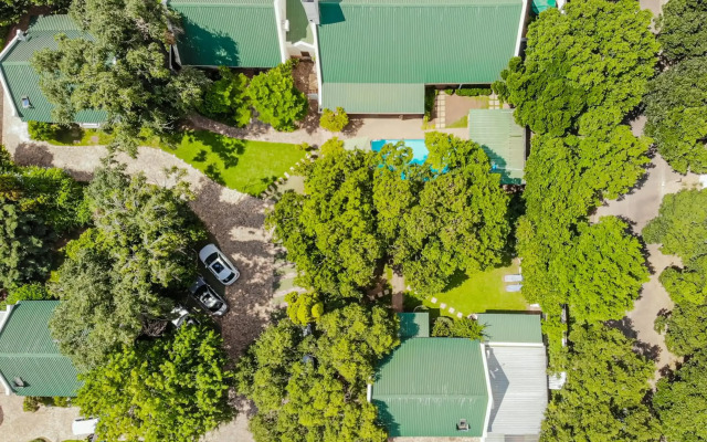 Sunninghill Guest Lodge