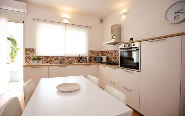 IzzHome Marina