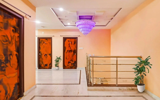 OYO Royal Stay Near Mantra Mall