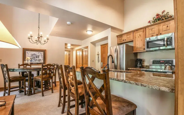 Jack Pine 8008 by SummitCove Vacation Lodging