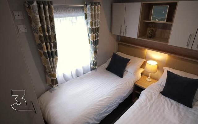 8 Guests - 3 Bedrooms - Pet Friendly - Lakeview