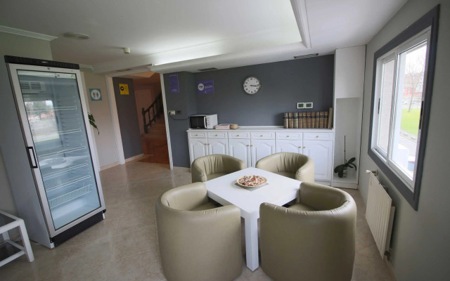 Hostal Alda Puerta Coruña