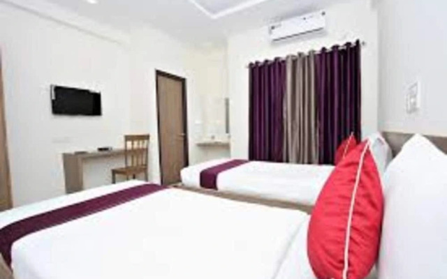OYO 10335 Platinum Hotel
