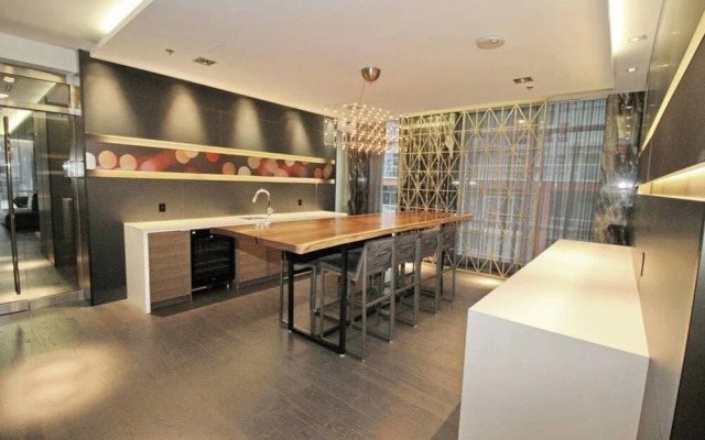 Executive 3Br in Entertainment District