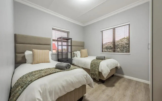 Beacon Wharf , George Hay 6 Seafront Accommodation
