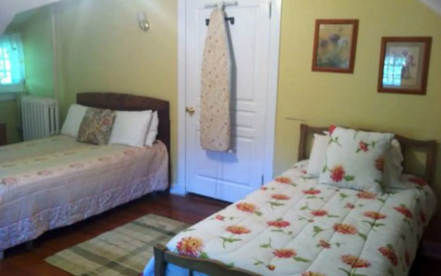 Six Acres Bed & Breakfast