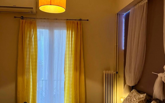 Central flat - 2 Metro stops from ACROPOLIS-PLKA