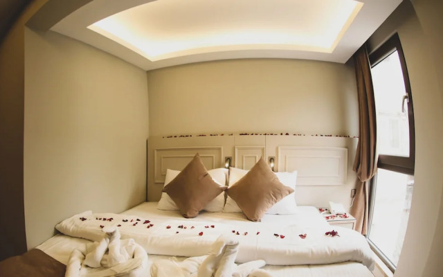 X-Nellyi Boutique Hotel