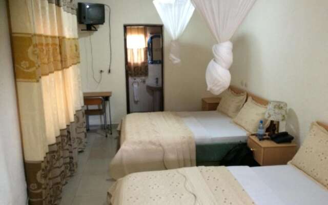 Step Town Hotel