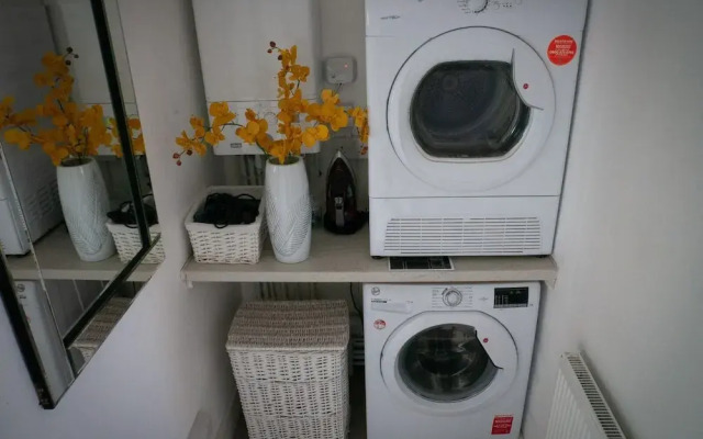 Captivating House in Aberdare Sleeps 6 Near Brecon