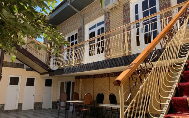 Zuxro Guesthouse