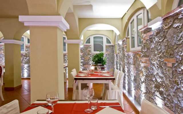 Hotel Casolare Le Terre Rosse