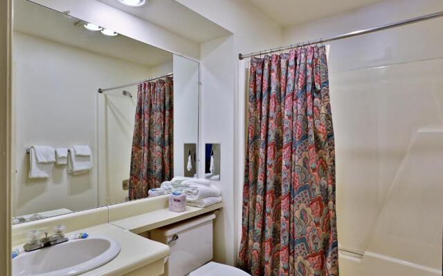 Cedarbrook Queen Suite 108