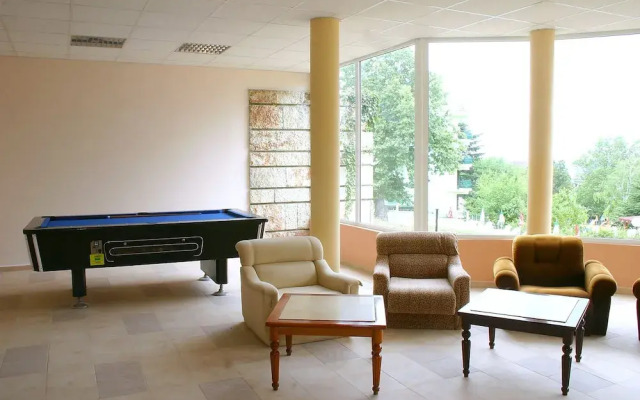 SG Vezhen Hotel