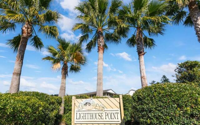 Lighthouse Point 13B - Sea the Beach