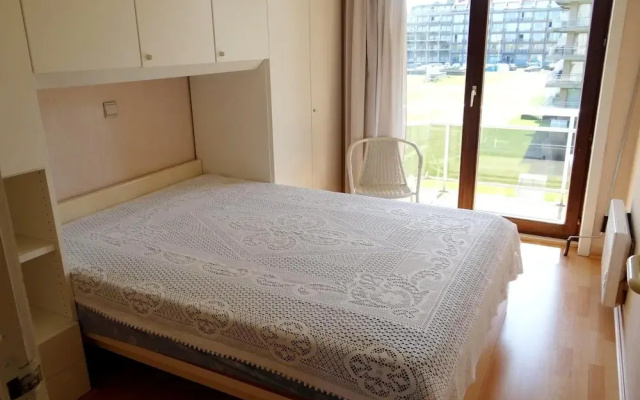 Nieuwpoort Apartment Near Sandy Beaches