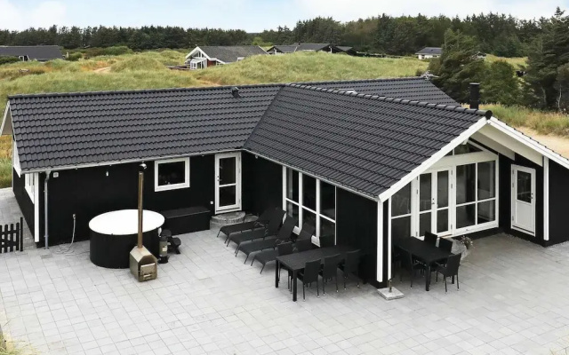 10 Person Holiday Home in Lokken-by Traum