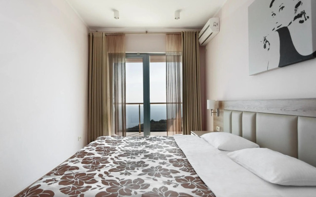 Altezza 14 Premium Tophill best view and pool