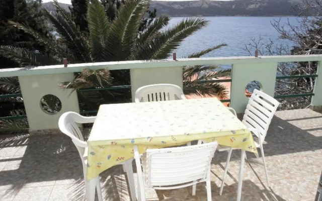 Margit - by the sea - A2(4+2)