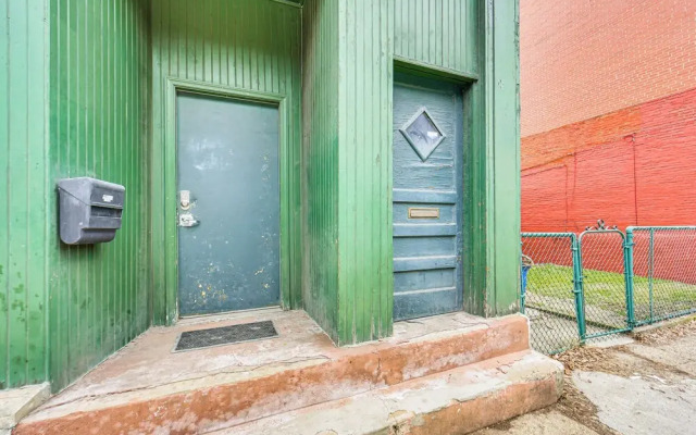 Walkable Studio in the Heart of Pittsburgh!