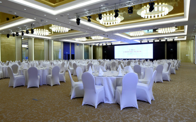 Radisson Blu Hotel and Convention Center, Riyadh Minhal