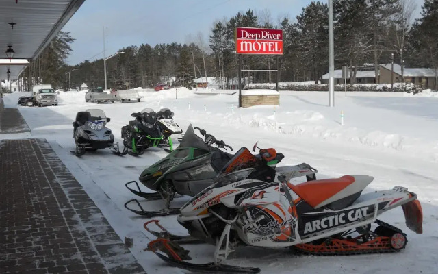 Deep River Motel