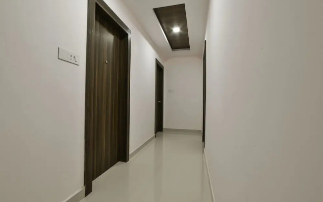 OYO 16432 Srirama Hotels, Khazaguda