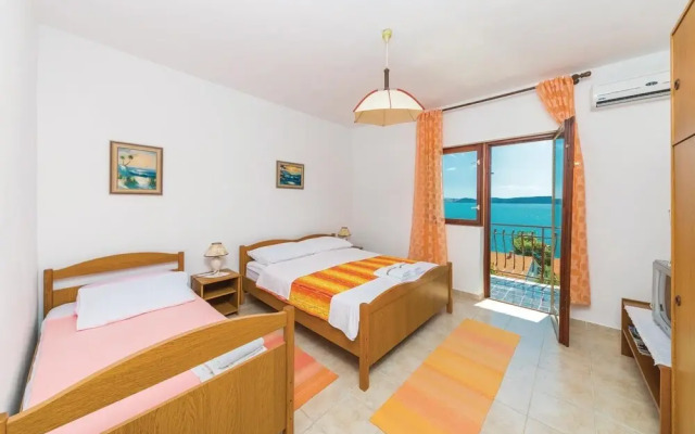 Beautiful Apartment in Seget Donji With 1 Bedrooms and Wifi