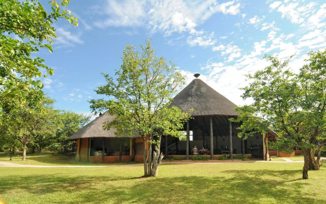Mopane Bush Lodge