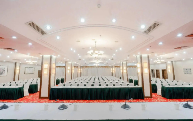 Xiongbao Hotel