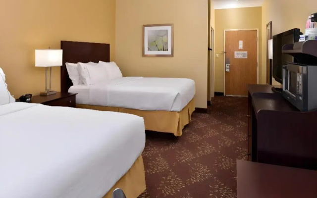 Comfort Inn & Suites Sharonville - Cincinnati North