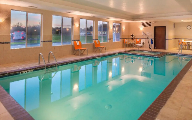 Holiday Inn Express Hotel & Suites Pittsburg by IHG