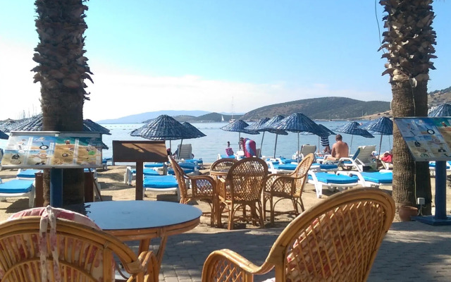 Nagi Beach Hotel