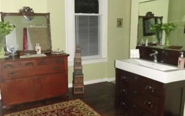 Baert Baron Mansion Bed & Breakfast