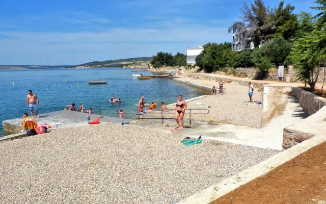 Apartments with a parking space Maslenica, Novigrad - 12636
