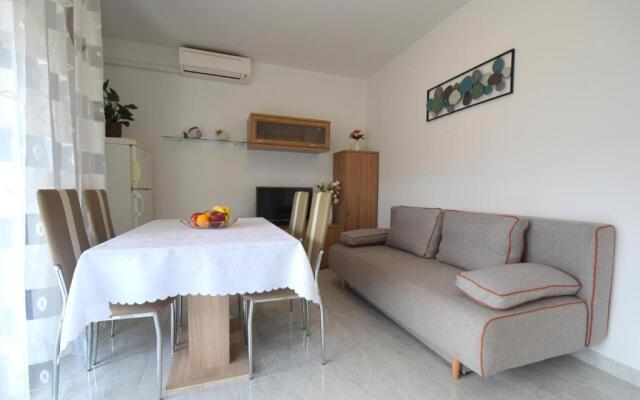 Apartment Biserka
