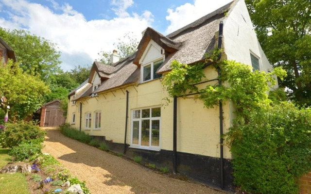 Pleasant holiday home in Horning with pond